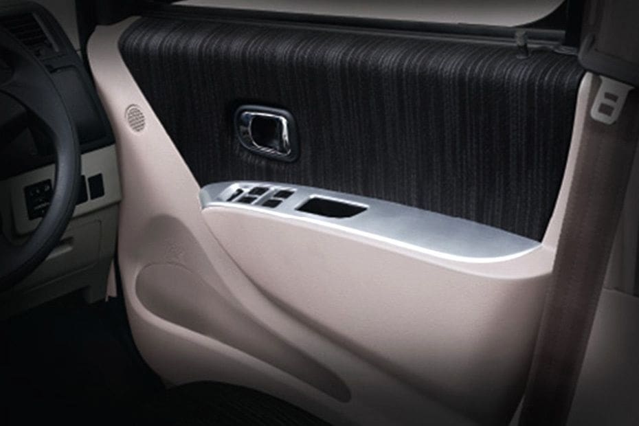 Pengendali di pintu sisi pengemudi Luxio