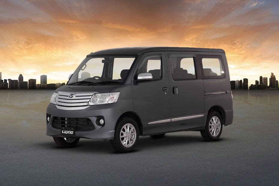 Daihatsu Luxio Front Side View