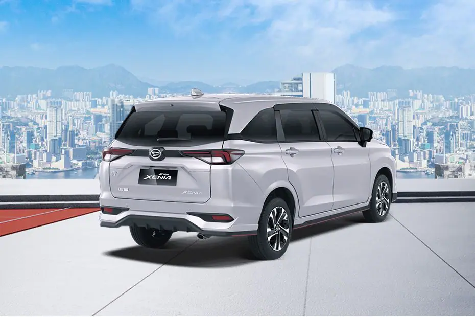 Tampak belakang Xenia